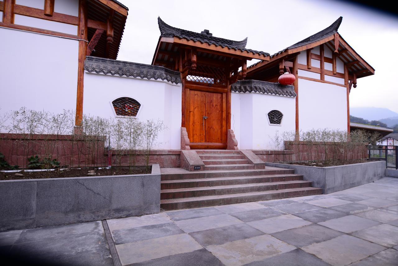 Emeis Van Stars Mountain Lodge Emeishan Exterior photo